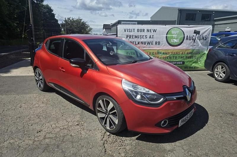 Red Used 2015 Renault Clio IV Dynamique Hatchback | £5,950 (Good price) - Image 1/1