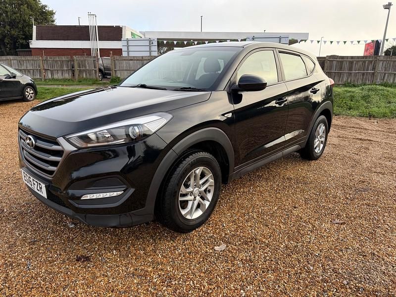 Used Hyundai Tucson 132 HP (97 kW) 2016 Black SUV