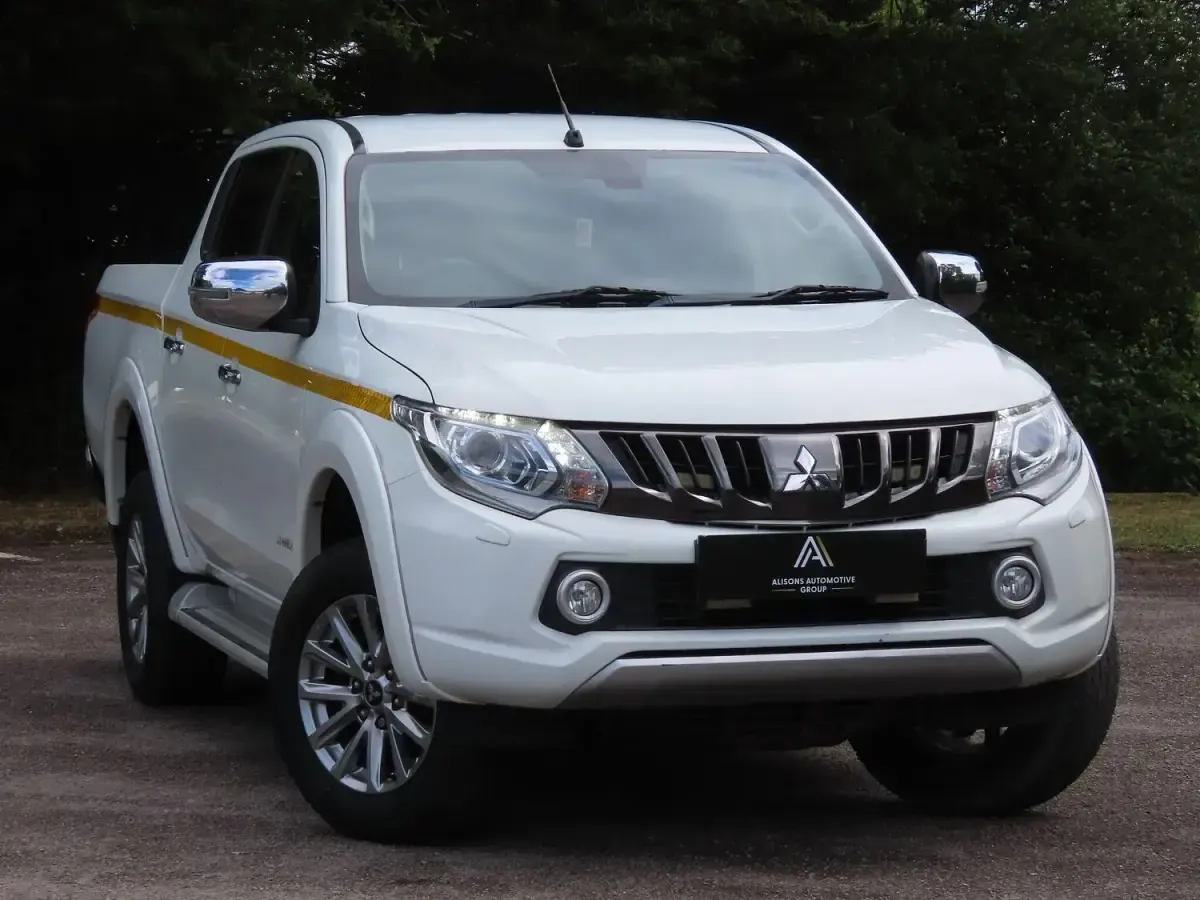 Used Mitsubishi L200 Warrior 2017 White Pickup