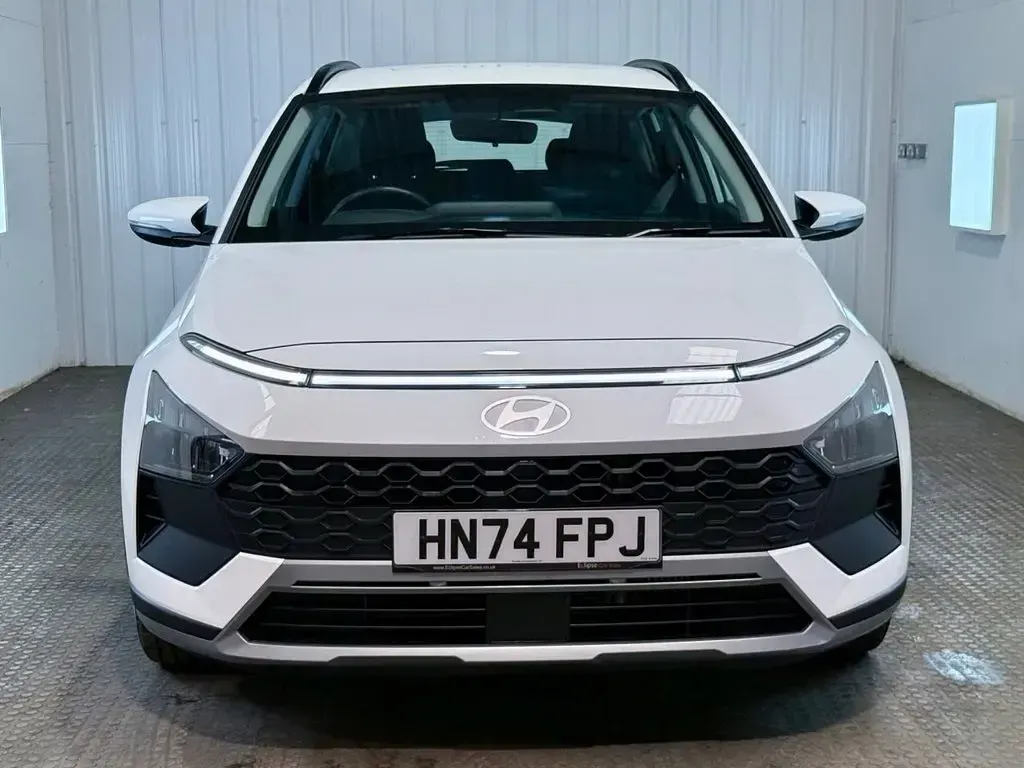 Used Hyundai Bayon Advanced 100 HP (73 kW) 2024 White SUV
