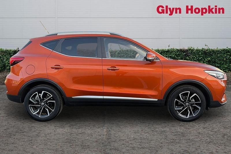 Used MG ZS Exclusive 2023 Orange Hatchback
