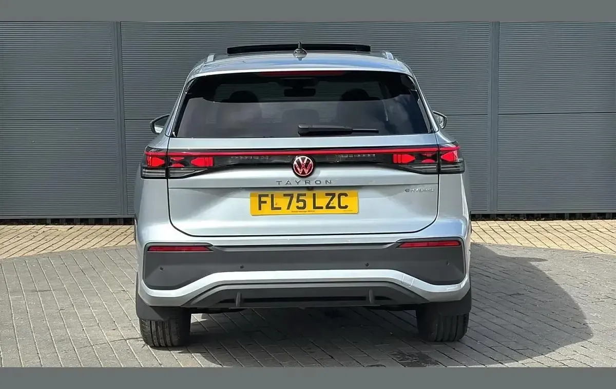 Usado VW Tayron Match 204 HP (150 kW) 2025 Prateado SUV