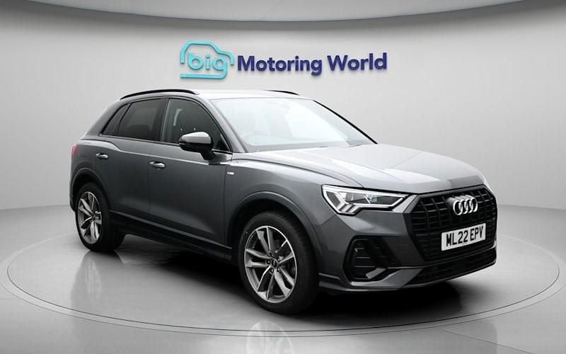 Second-hand Audi Q3 Black Edition 150 CP (110 kW) 2022 Gri SUV
