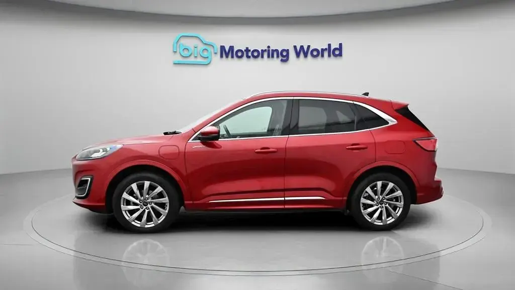 Used Ford Kuga Vignale 225 HP (165 kW) 2023 Red SUV
