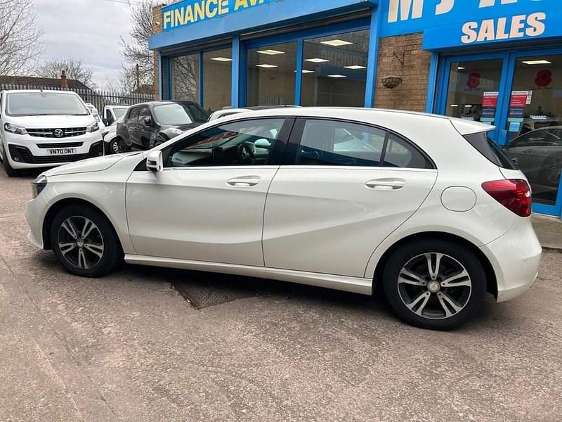 Used Mercedes A180 SE 121 HP (88 kW) 2016 White Hatchback