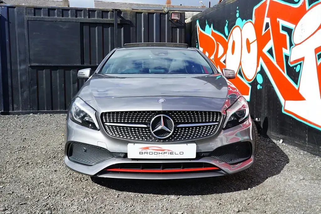 Begagnad Mercedes A250 Premium 218 HK (160 kW) 2016 Grå Halvkombi
