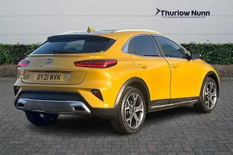 Usado Kia XCeed Start 118 HP (86 kW) 2021 Amarelo SUV