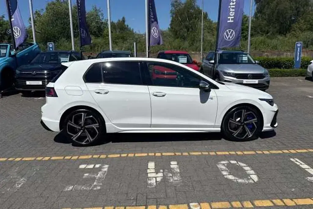 Used VW Golf VIII R 333 HP (244 kW) 2025