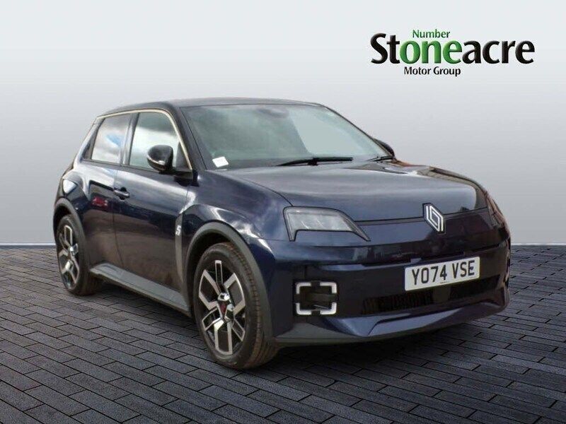 Blue/black New 2025 Renault R5 Komfort Hatchback | £26,995 (Fair price) - Image 1/4