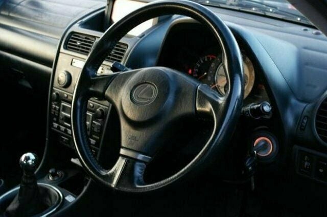 Used Lexus IS200 153 HP (112 kW) 2002 Sedan