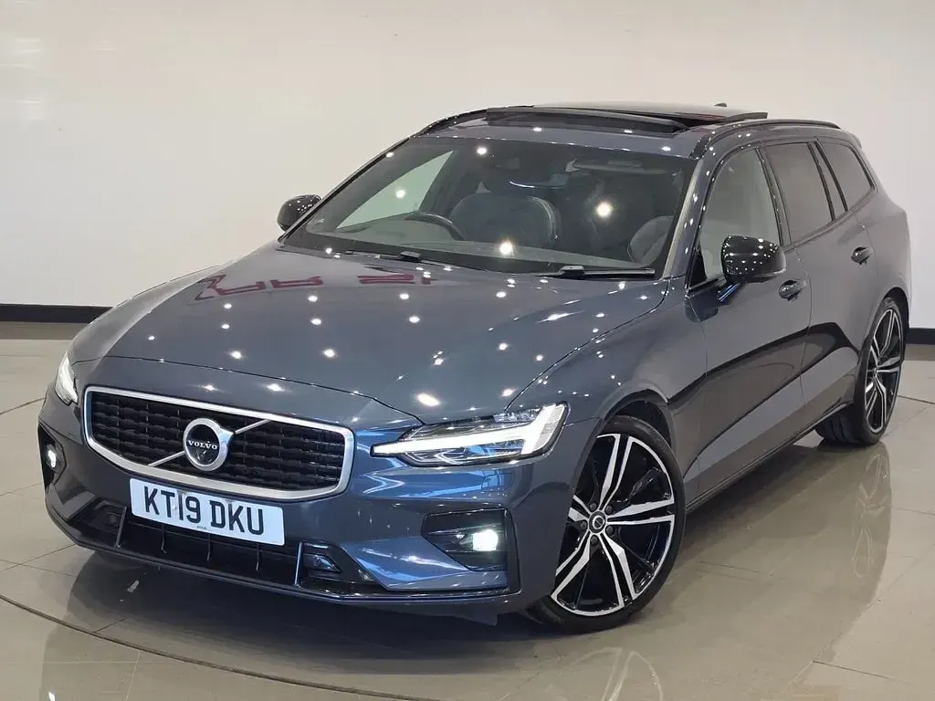 Used Volvo V60 R-Design Pro 190 HP (139 kW) 2019 Blue Estate