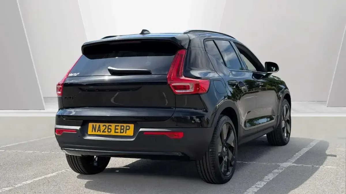 New Volvo XC40 Plus 197 HP (144 kW) 2026 Black SUV