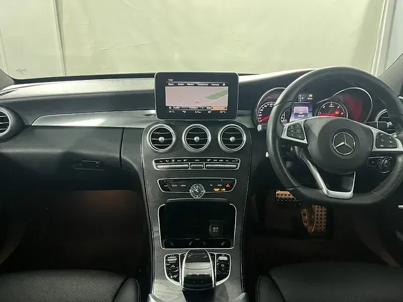 Used Mercedes C250 AMG Line Premium Plus 204 HP (150 kW) 2018 Blue Sedan
