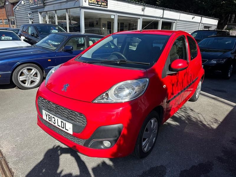 Used Peugeot 107 Active 68 HP (50 kW) 2013 Red Hatchback