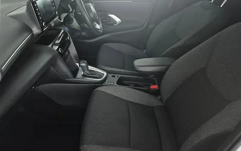 Used Toyota Yaris Hybrid Design 116 HP (85 kW) 2026 Estate