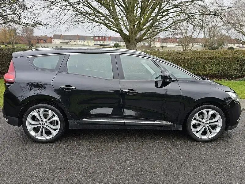Used Renault Grand Scénic IV Iconic 2019 Black MPV