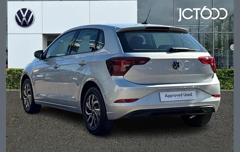 Used VW Polo Life 95 HP (69 kW) 2023 Silver Hatchback