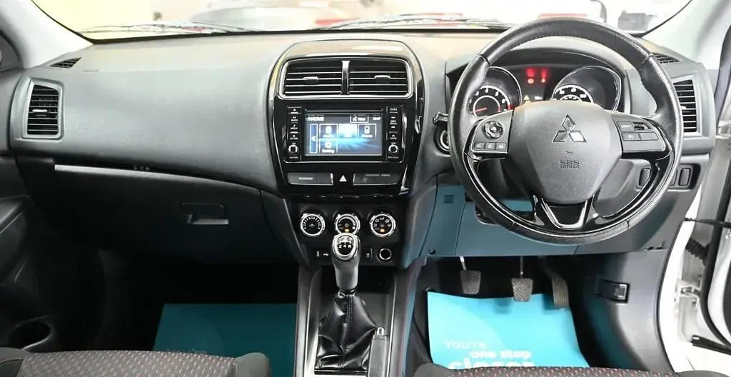 Usado Mitsubishi ASX 117 HP (86 kW) 2018 Branco SUV