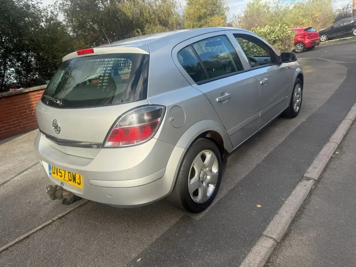 Second-hand Vauxhall Astra Club 2007 Argintiu Hatchback