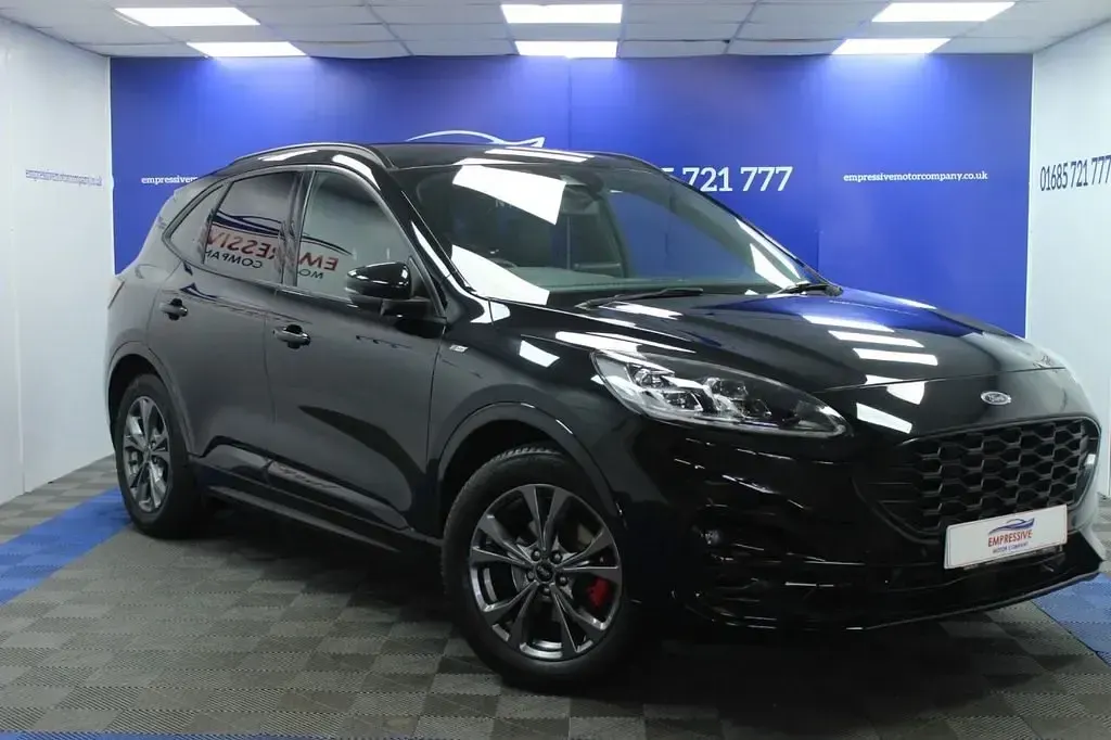 Begagnad Ford Kuga ST-Line 120 HK (88 kW) 2021 Svart SUV