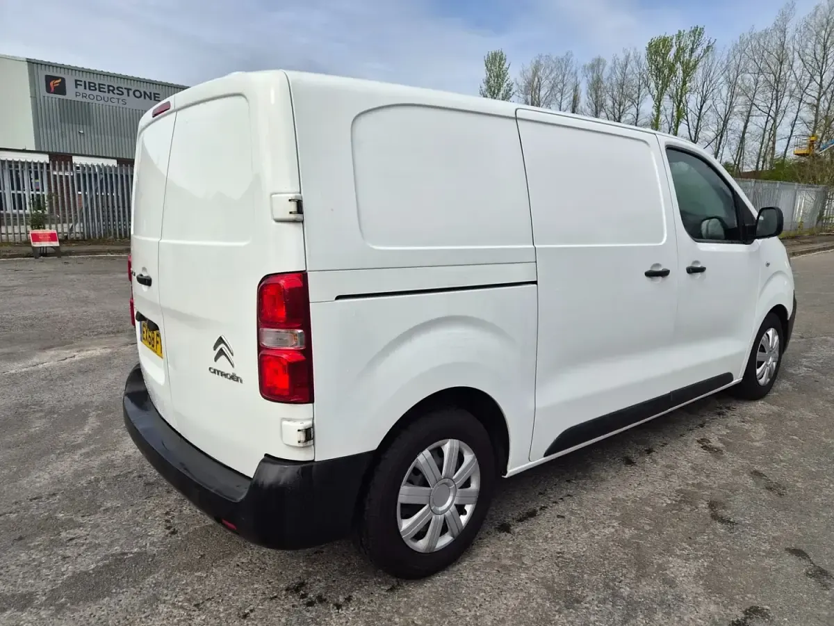 Używany Citroën Dispatch 2018 Biały Minivan