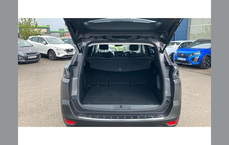 Used Peugeot 5008 Allure Premium 131 HP (96 kW) 2021 Grey SUV