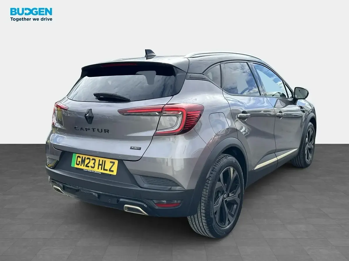 Used Renault Captur Engineered 143 HP (105 kW) 2023 Grey/black SUV