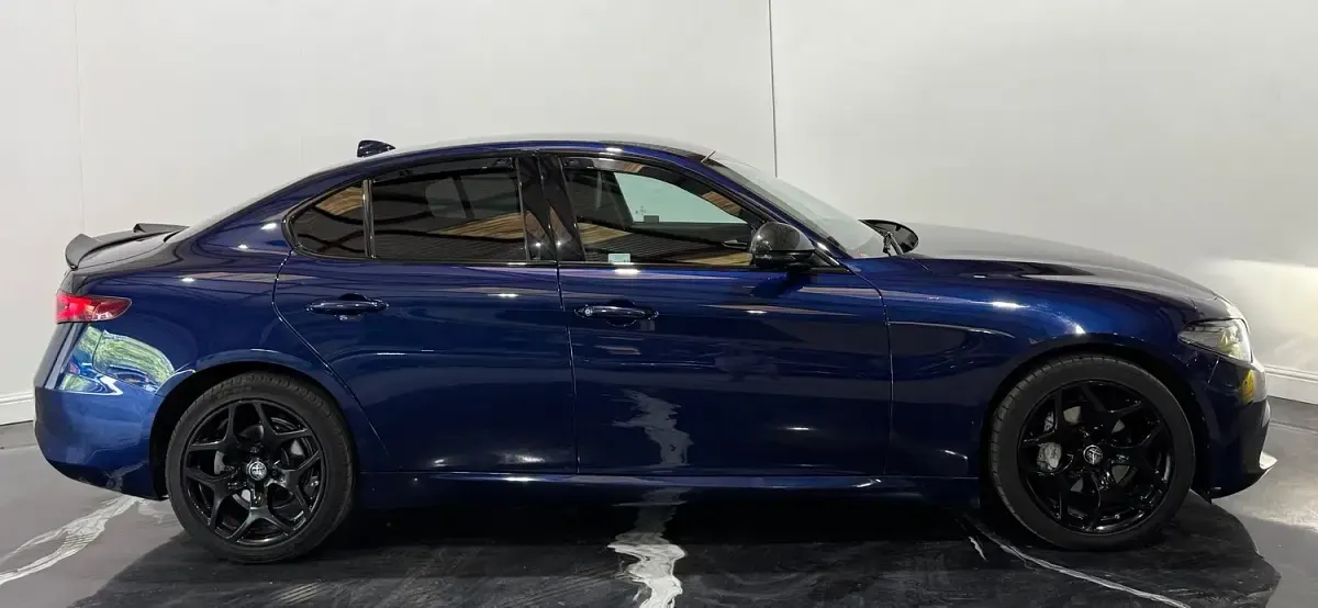 Used Alfa Romeo Giulia Saloon 200 HP (147 kW) 2019 Blue Sedan