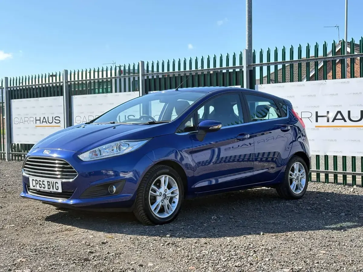 Używany Ford Fiesta Zetec 82 KM (60 kW) 2016 Niebieski Hatchback