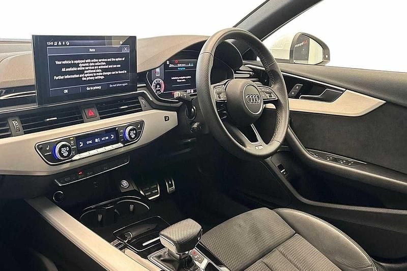 Used Audi A4 S-Line 148 HP (108 kW) 2023 White Sedan