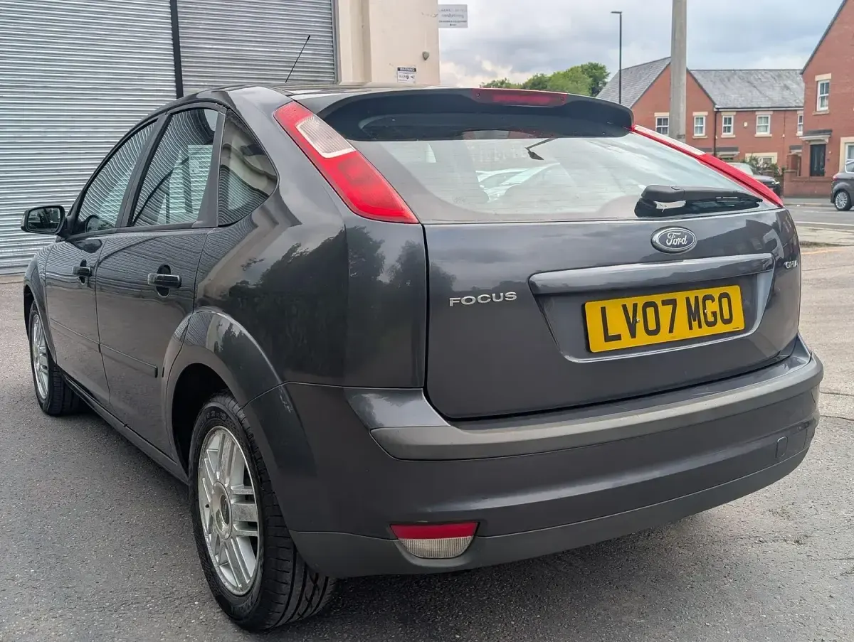 Used Ford Focus Ghia 145 HP (106 kW) 2007 Grey Hatchback