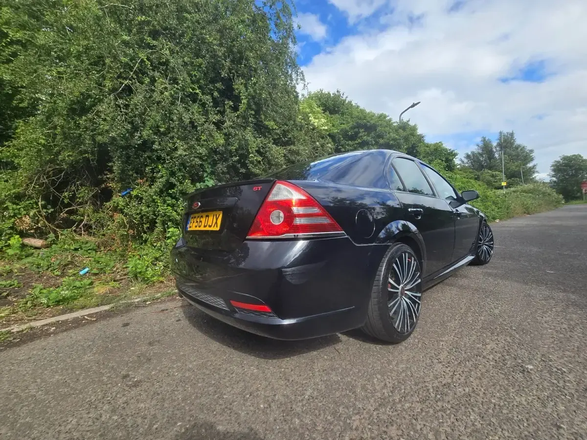 Used Ford Mondeo ST 155 HP (114 kW) 2006 Black Hatchback
