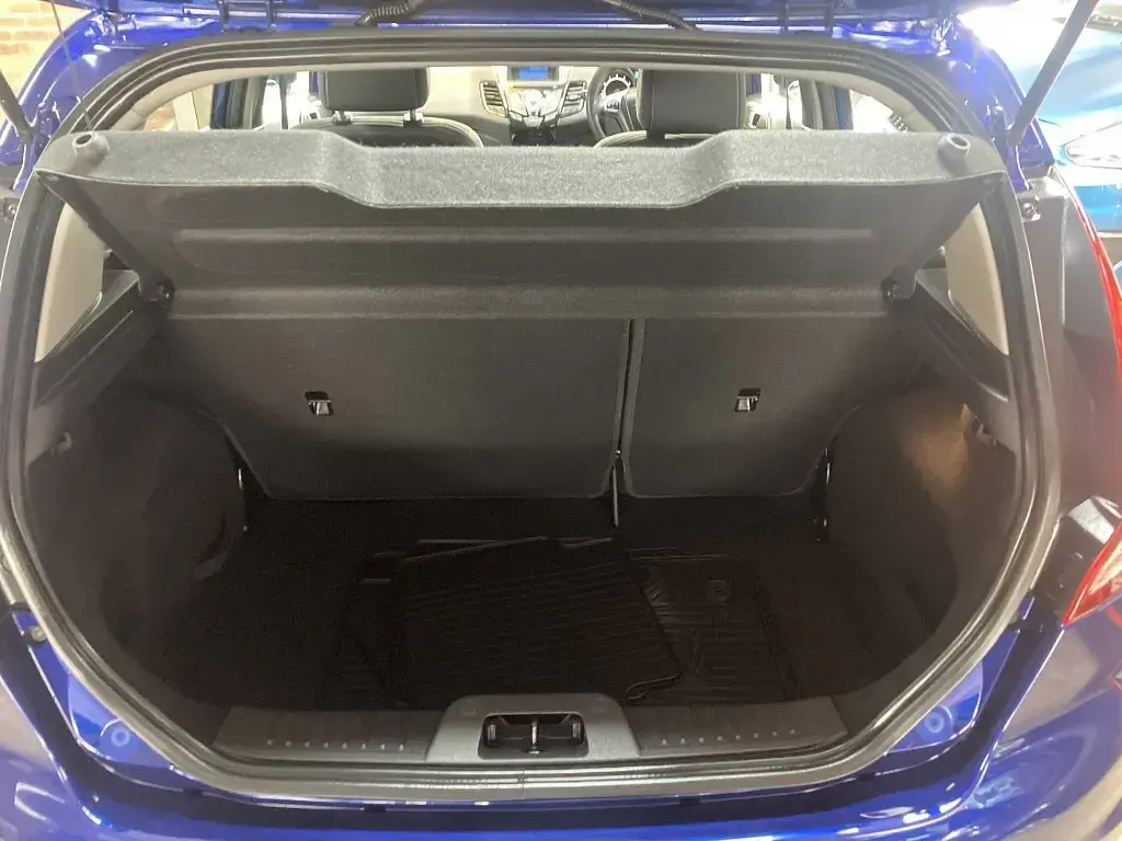 Used Ford Fiesta Zetec 2016 Blue Hatchback