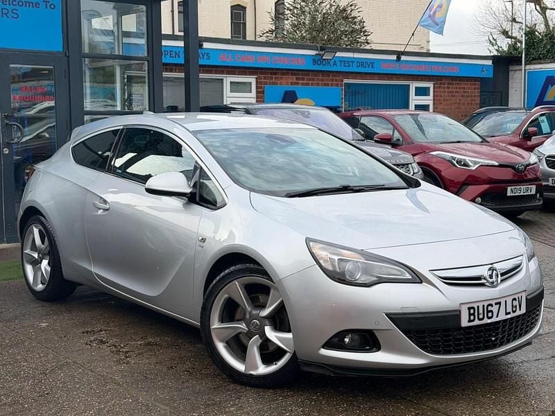 Used Vauxhall Astra GTC SRi 136 HP (100 kW) 2017 Silver Hatchback