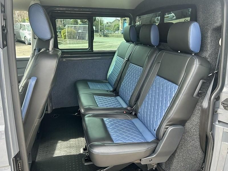 Begagnad VW Transporter Highline 2022 Grå Van