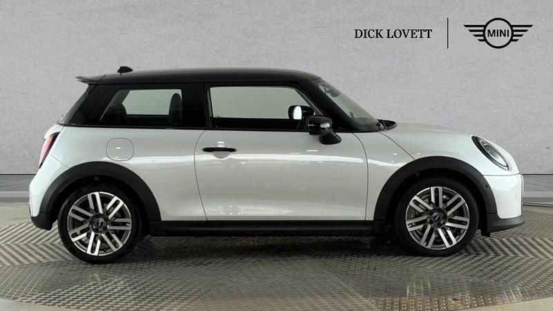 Used Mini Cooper S Hatch 201 HP (147 kW) 2024 White Hatchback