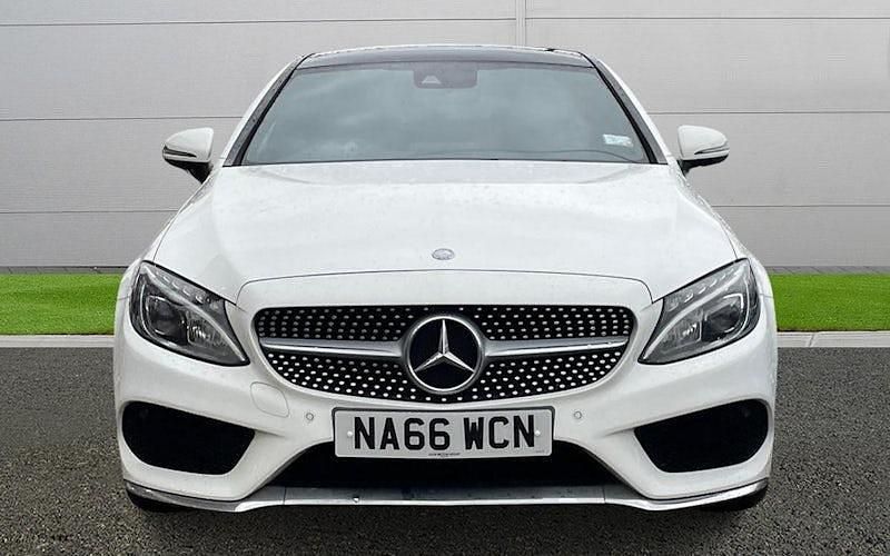 Used Mercedes C220 AMG Line Premium Plus 170 HP (125 kW) 2017 White Coupe