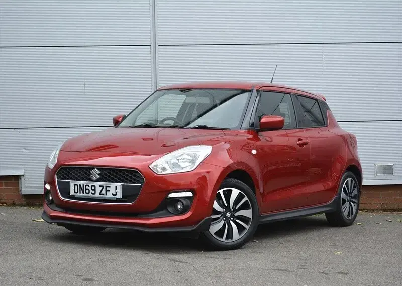 Used Suzuki Swift 90 HP (66 kW) 2019 Red Hatchback