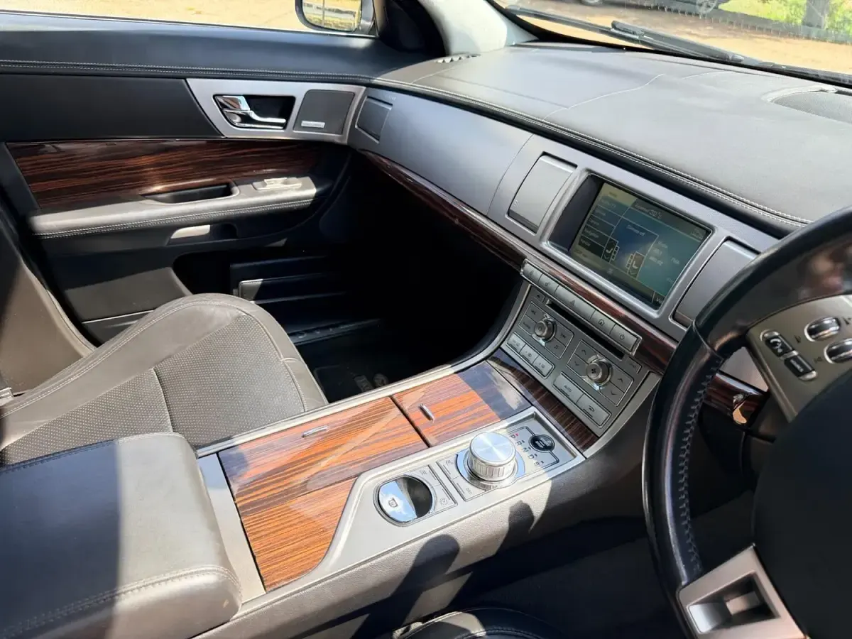 Used Jaguar XF Portfolio 236 HP (173 kW) 2009 Black Sedan
