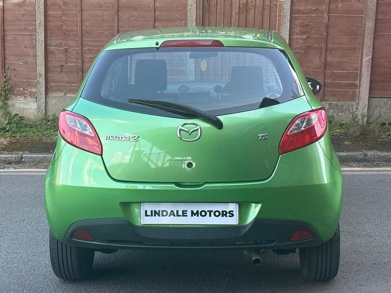 Używany Mazda 2 2010 Zielony Hatchback