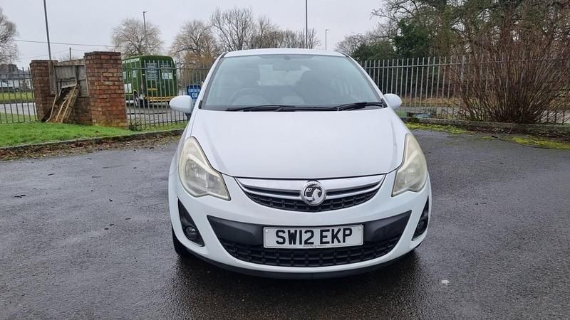 Used Vauxhall Corsa Active 65 HP (47 kW) 2012 White Hatchback