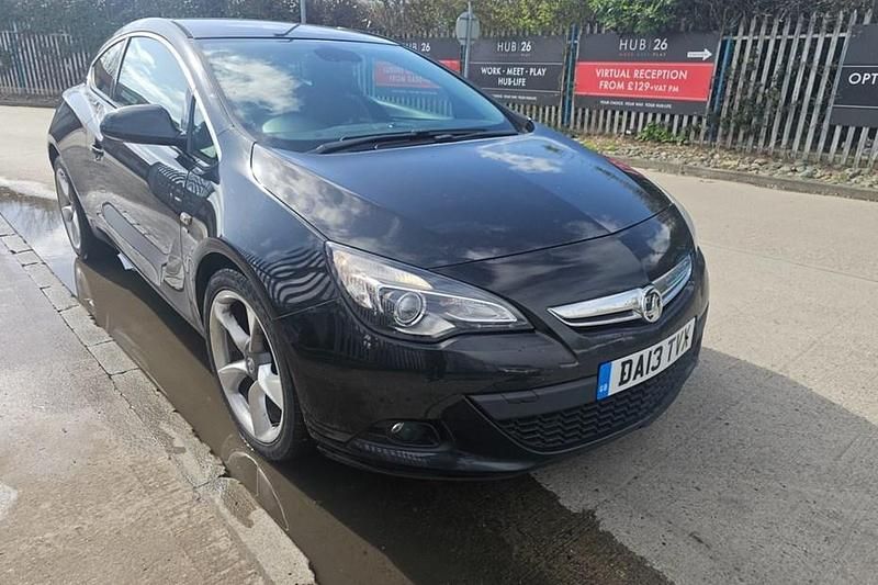 Used Vauxhall Astra GTC SRi 130 HP (95 kW) 2013 Coupe