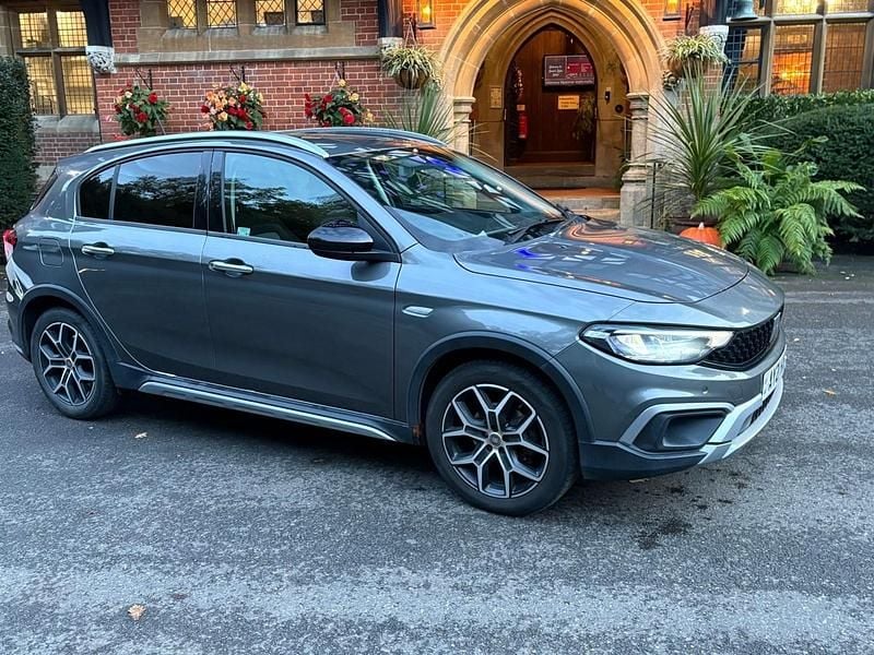 Used Fiat Tipo Cross 99 HP (72 kW) 2021 Grey Hatchback