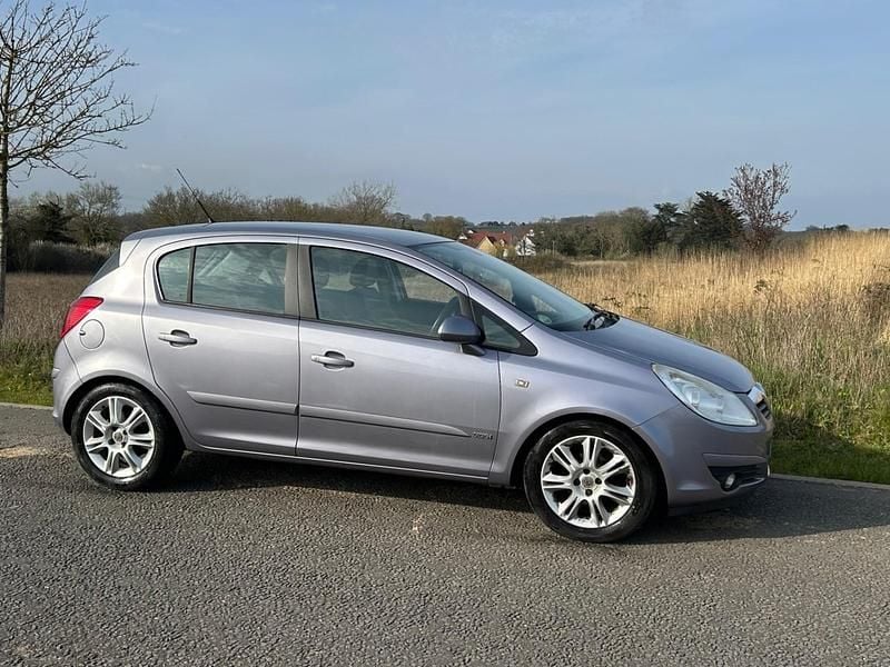 Used Vauxhall Corsa Design Edition 90 HP (66 kW) 2007 Blue Hatchback