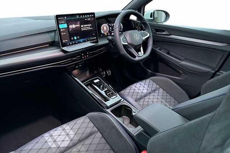 New VW Golf VIII R-line 150 HP (110 kW) 2026 Pure white Hatchback