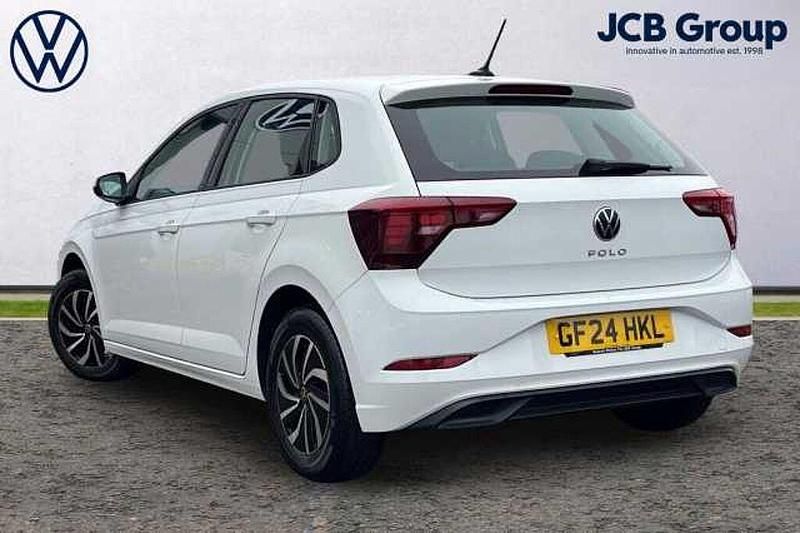 Used VW Polo Life 95 HP (69 kW) 2024 White Hatchback