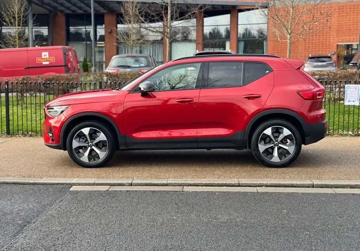 Used Volvo XC40 Ultimate 2024 Red SUV