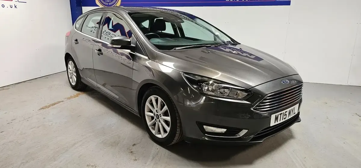 Used Ford Focus Titanium 115 HP (84 kW) 2015 Grey Hatchback