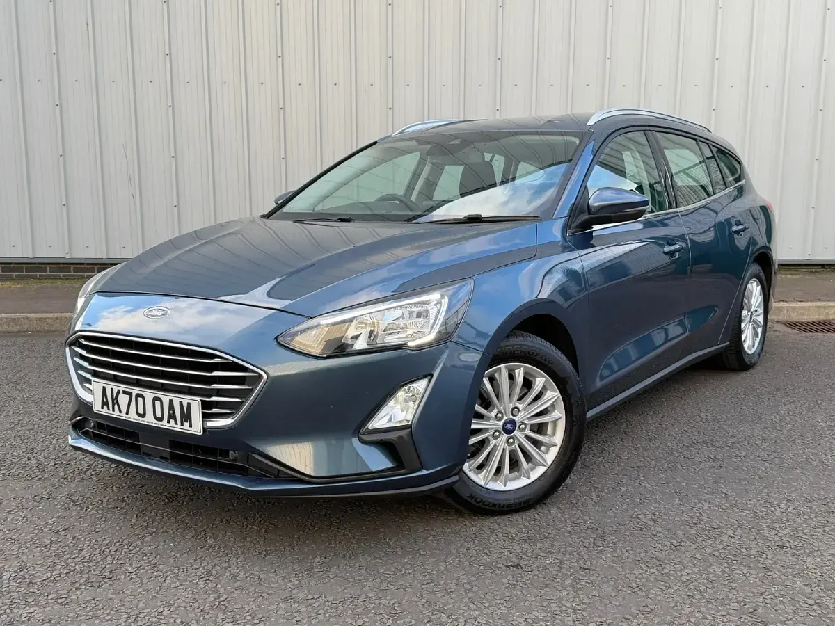 Used Ford Focus Titanium 120 HP (88 kW) 2020 Blue Estate