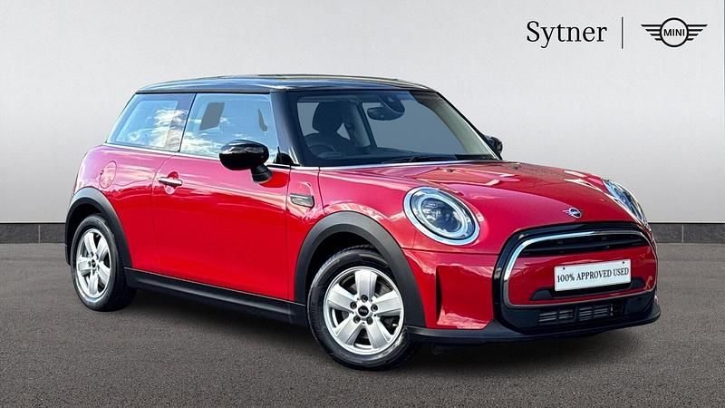 Used Mini Cooper Classic 134 HP (98 kW) 2023 Red Hatchback